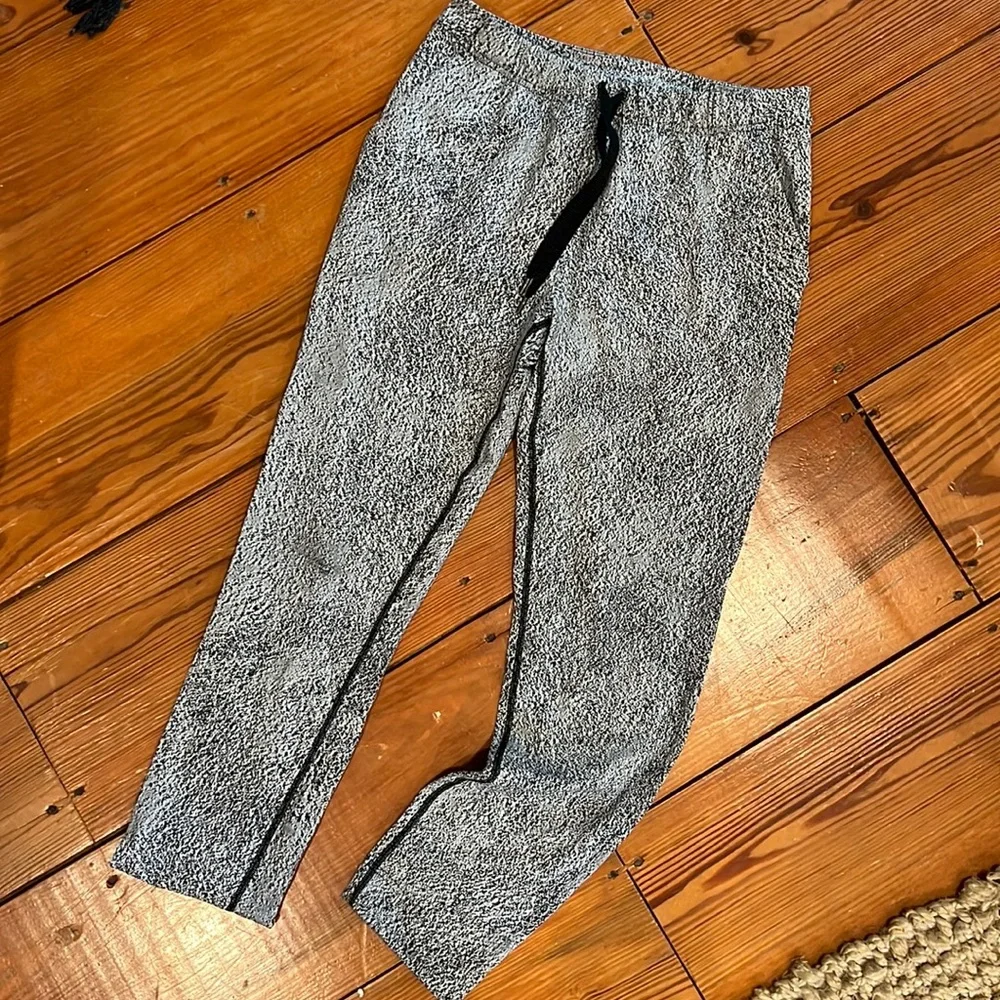 Lululemon Women’s Drawstring Trousers